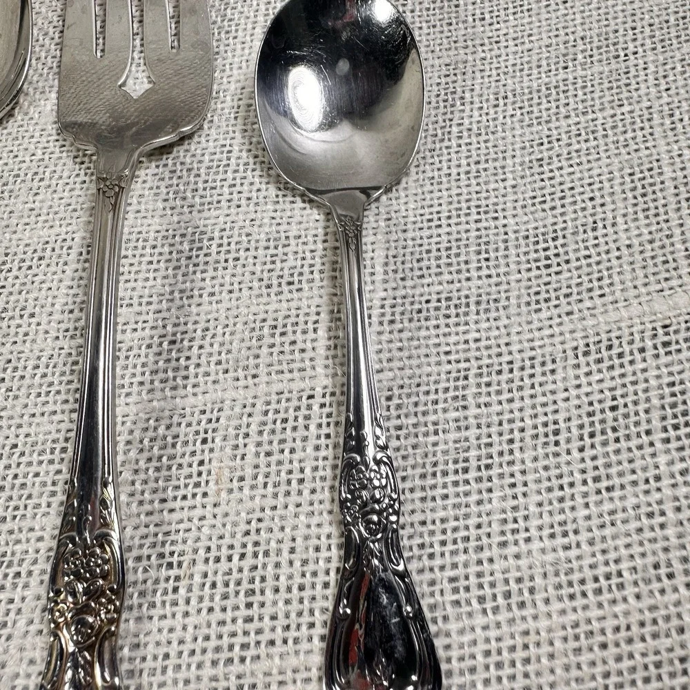 Oneida Kennett Square  Stainless  Lot Spoon‎ Fork Serving Pieces Floral Handle